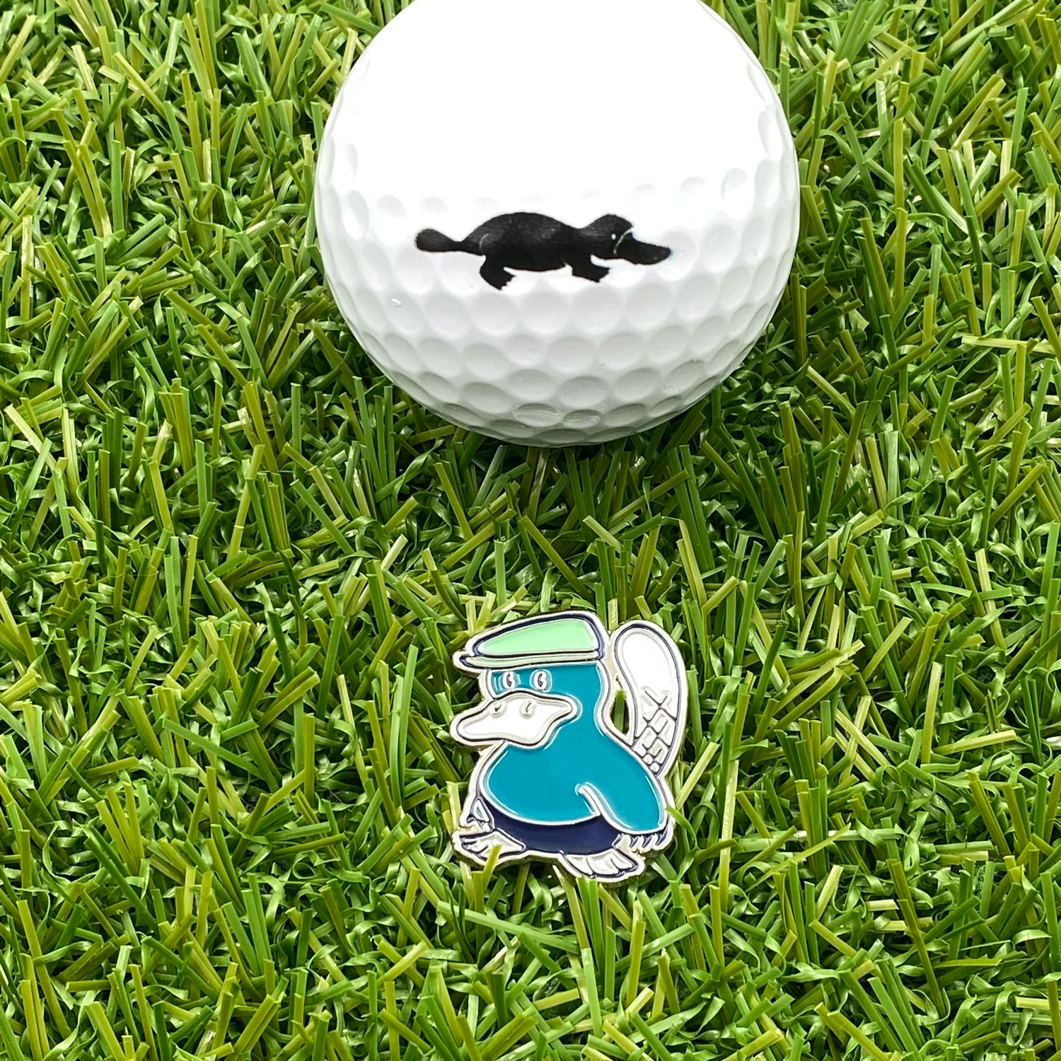 Cartoon circle Platypus magnetic golf ball marker